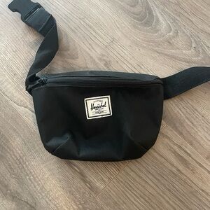 NEVER WORN Herschel Fanny Pack/Cross Body